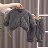 Traje Quente de Inverno para Bebê 2025 Roupas Infantis para Meninos e Meninas, Roupas de Casa Estilosas com Forro de Fleece e Espessadas, Conjunto de Duas Peças para Usar por Cima