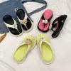 Nuevas Sandalias de Cuña de Playa Antideslizantes Lindas de Suela Gruesa para Aumentar la Altura, Chanclas de Gato de Dibujos Animados y Pez para Mujer 2025