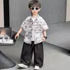 Conjunto de Camisa de Verano Estilo Coreano para Niños 2026, Delgado de Manga Corta para Niños, Atuendo de Verano de Dos Piezas Elegante y Moderno para Bebés