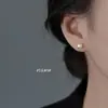 Pendientes de Perla Imitación Swarovski de Venta Caliente en Tiktok para Mujer, de Moda Ligeramente Lujosos con un Toque de Alta Gama, Brillo Intenso, Pendientes Versátiles al por Mayor
