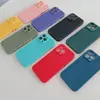 Funda refrigerante para teléfono adecuada para Apple 15promax 13 panal 14 transpirable hueca iphone112Funda protectora de TPU