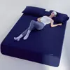 Refrigeración de alta gama 2026 modelo nuevo de verano planeta de sueño profundo sábana bajera azul de sueño profundo, mismo estilo que la colcha de cama de hotel Atour, antideslizante
