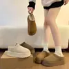 Meias Pantufas de Solado Grosso para Uso Externo de Inverno Feminino 2026 Novo Estilo Slip-On Preguiçoso Acolchoado com Lã Ponta do Pé Espessada Pantufas de Algodão Quentes para Mulheres