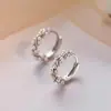Brincos de Argola com Pérolas Douradas para Mulheres, Design de Moda de Nicho, Estilo de Luxo Leve, Versátil para o Dia a Dia, Brincos Atacado