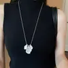 Collar con Colgante Metálico Ovalado de Acero de Titanio Nicho Personalizado Moda Cadena de Lana Ajustable Todo Fósforo Collar de Gama Alta para Mujeres
