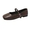 Sapatos Femininos Retrô Quadrados de Salto Baixo 2026 Novo Modelo, Adequados para Saias, Sapatos Suaves para Noite, Sapatos Mary Jane de Couro Planos e Macios