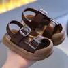 Sandalias para Niños 2025 Verano Nuevas Sandalias Versátiles Moda Niños Pequeños y Medianos Antideslizantes Suela Suave Para Exteriores Sandalias de Playa para Niñas