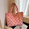 Comércio exterior transfronteiriço, bolsa de ombro de bolinhas nova, moderna e estilosa, grande capacidade, fofa, adequada para meninas jovens, bolsa de ombro, bolsa de mão
