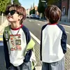 Camiseta de Manga Larga de Algodón Puro con Bloques de Color para Niños, Nueva Moda Elegante con Estampado de Dibujos Animados, Camiseta Básica de Cuello Redondo para Niños Mayores