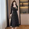 Elegante vestido floral de manga larga, vestido largo de talla grande de longitud media para mujer, elegante cuello en V, adelgazante y favorecedor para primavera y otoño