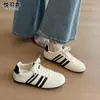 Zapatillas de entrenamiento alemanas negras de cuero genuino para mujer, nuevo estilo otoño 2026, versátiles y modernas, zapatillas deportivas y casuales de suela blanda