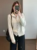 Estilo coreano, tacto de alta calidad: este versátil suéter de punto se puede usar en tres estaciones, creando un look estilizado y elegante. Perfecto para usar en capas. Suéter de punto para mujer, otoño/invierno 2026, H091612