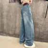 Calças para Meninas Estilo Primavera e Outono 2026 Novo Estilo Jeans de Perna Reta para Crianças Maiores Estudantes do Ensino Fundamental Calças Versáteis Elegantes de Perna Larga