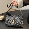 Bolso de Diseño de Nicho Estampado de Leopardo para Mujer 2024 Nuevo de Gama Alta Estilo Occidental Versátil de Hombro Debajo del Brazo Tendencia de Comercio Exterior Viaje al Trabajo