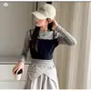 Conjunto de dos piezas para niña: pantalones cargo de estilo coreano de moda para otoño con remaches, diseño holgado de pierna ancha y camiseta básica de manga larga