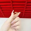 Transmissão ao Vivo de Anéis de Flor Rosa Banhados a Ouro de Alta Qualidade, Mesmo Estilo das Lojas de Ouro, Anéis Ajustáveis Pixiu Banhados a Ouro da Moda, Atacado em Estoque