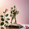 Estátua Vintage de Latão Casal se Beijando Decoração de Sala de Estar Moderna Nórdica Gabinete de TV Gabinete de Vinho Enfeites de Decoração para Casa