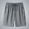 Shorts casuais de seda gelada para o verão masculino, calças de ar condicionado elásticas, shorts esportivos de secagem rápida para jovens plus size, calças leves em estoque
