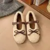 Ropa de abrigo cálida modelo nuevo 2026, zapatos de algodón estilo francés para invierno con forro de polar, zapatos peludos, zapatos Mary Jane planos con hebilla para mujer