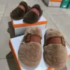 Pantuflas peludas de suela gruesa de moda para mujer, para usar en exteriores, nuevo estilo otoño e invierno 2006, forradas de felpa para abrigar, pantuflas de algodón Birkenstock