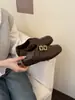 Primeiro Encontro com os Sapatos de Couro Estilo Brogue Artístico Retrô Francês para Mulheres, Novo Modelo 2026, Slip-On com Salto Escondido e Fivela Dupla