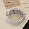 Nueva Pulsera Europea y Americana Popular Exagerada de Aleación de Ala Ancha Pulsera de Moda Personalizada Patrón Martillado Cepillada Pulsera con Hebilla de Resorte