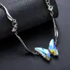 Collar Cruzado de Acero de Titanio con Mariposa Colorida para Hombre, Moderno, a la Moda, Lujo Ligero, Gama Alta, Joyería de Diseño Único de Nicho para Mujer