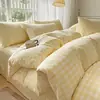 Juego de ropa de cama de cuatro piezas de algodón lavado 100% simple, funda de edredón a cuadros de color sólido nórdico de algodón puro para dormitorio de estudiante