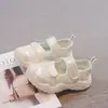 Tenis para Niña 2026 Verano Nuevo Estilo Huecos Transpirables Zapatos de Malla Simple para Niños Sandalias de Punta Cerrada de Moda Elegantes para Niña