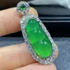 Pendente Liso de Calcedônia Verde Natural Verde Esmeralda Banhado a Prata 925 Incrustado Exquisite Pingente da Paz Joia