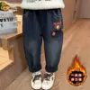 Calças Jeans Forradas com Fleece para Meninas Calças de Inverno Estilosas para Crianças Novidade 2025 Roupas Infantis Calças Forradas com Fleece para Meninas Calças Longas para Meninas