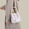 Bolsa de Mano para Mujer con Brocado Zhuang de Guangxi, Patrimonio Cultural Inmaterial, Gran Capacidad, para Viajes, Debajo del Brazo, Hombro, 2026 Nueva, Bolso Tote Tipo Cubo de Piel Suave