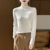 Camiseta básica feminina lisa com gola semi-alta, forrada de fleece, slim fit, quente, de manga longa, tricô para outono e inverno