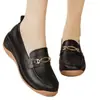 Zapatos blancos de piel para mujer, nueva colección otoño 2026, zapatos casuales ligeros y cómodos, fáciles de poner y quitar, zapatos casuales de piel