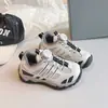 Zapatos para niños con hebilla giratoria, nuevo modelo de otoño 2026, zapatillas deportivas para niños y niñas, zapatillas deportivas de malla transpirable para niños y niñas