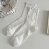 Calcetines de Media Pantorrilla para Mujer para Primavera y Verano, Malla Hueca Delgada con Volantes, Color Sólido, Apilables, Transpirables, Absorbentes del Sudor, Modernos y Versátiles