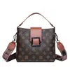 Bolso de Mano Cruzado para Mujer con Estampado de Comercio Exterior Nuevo Modelo 2025 Gran Capacidad Retro Letra Hombro Tote Bolso Cubo