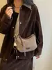 Bolsa pequena tecida requintada transfronteiriça para mulheres, nova moda outono 2026 bolsa transversal versátil, bolsa popular de ombro único estilo bolinho
