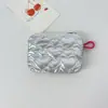 Ins Acolchado Corazón Plateado Linda Cartera para Monedas Pu Color Brillante Bolso Portátil para Cosméticos Cable de Datos Tarjeta de Transporte Bolso para Cosméticos