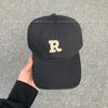 Gorra de Béisbol Suave con Letra R en Color Caramelo Versátil que Muestra la Cara Pareja Pequeña Estudiante Cabeza Grande Gorra de Béisbol Moderna