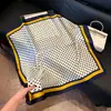 Pañuelo de Seda 70 Cuadrado Moda Coreana de Alta Gama Versátil Profesional Seda Sintética Pequeño Pañuelo de Cuello Estampado Retro Pañuelo de Seda para Mujer