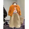 Moda Infantil Coreana 2026 Outono Novidades Meninas Suéter Cardigã de Tricô Canelado Laranja Dopamina Calça Longa de Pernas Largas