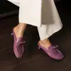 Mules de Piel Plisada Estilo Británico con Lazo 2026 Tacón Grueso Pequeño Tacón Medio Punta Redonda Sandalias de Punta Cerrada de Piel Genuina para Mujer