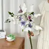 Sosteniendo un Ramo de Flores Artificiales, Flores de Seda, Hortensias, Rosas, Arreglos de Flores Falsas, Accesorios para Fotos de Temporada de Bodas y Graduaciones
