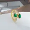 Anillo abierto elegante con incrustaciones de circonita nuevo 2023 anillo de cubo de azúcar esmeralda de alta calidad para mujer anillo personalizado para el dedo índice