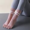 Meias de Yoga Grossas de Comprimento Médio para Mulheres Outono e Inverno de Comércio Exterior, Meias Antiderrapantes de Cinco Dedos, Meias Esportivas de Dedos Absorventes de Suor com Listras Anti-Atrito