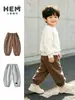 Calça de moletom casual para meninos e meninas, nova coleção primavera/outono 2026, calça jogger infantil com punhos elásticos, calça comprida confortável e versátil, estilo moderno