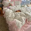 Juego de falda de cama de cuatro piezas de gasa suave y esponjosa con encaje estilo coreano ins, funda de edredón amigable con la piel, juego de tres piezas para dormitorio, sábana, colcha 4
