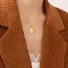 Europea y Americana Nueva Celebridad de Internet Nicho Moda Alto Sentido Tridimensional Corazón de Melocotón Cuadrado Collar Acero de Titanio Chapado 18K Oro Verdadero Joyería