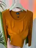 Camiseta Versátil de Manga Larga con Cuello en U y Canalé Suave Estilo Minimalista para Mujer Primavera/Otoño 2026 Estilo Coreano Elegante Que Reduce la Edad Top Combinable